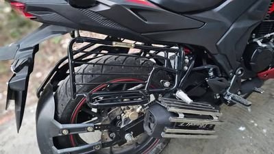 Right Side Sharee Gourde For Honda Hornet 2.0 - Image 2